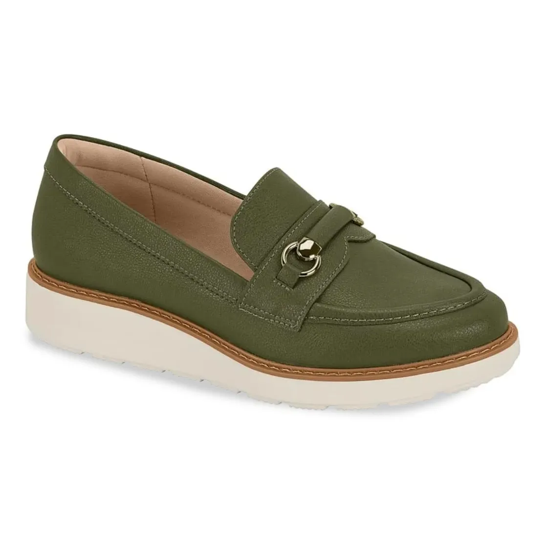 Mocassim feminino Modare verde com sola branca e fivela prateada, design elegante e confortável